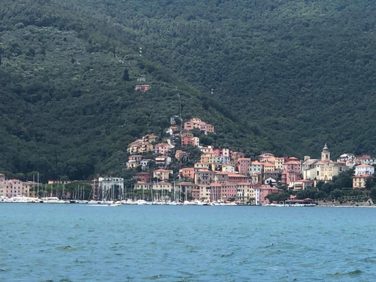 La Magia Nel Borgo Apartman Fezzano  Kültér fotó